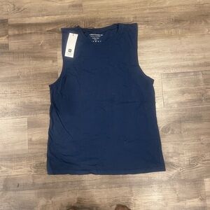 This Richer Poorer Relaxed Muscle Tee in "Navy Marine" Size Small
